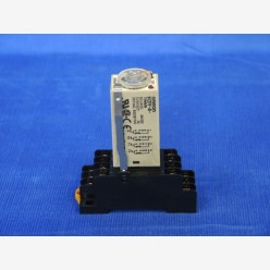 Omron H3Y-4 Relay with Timer PYF14A